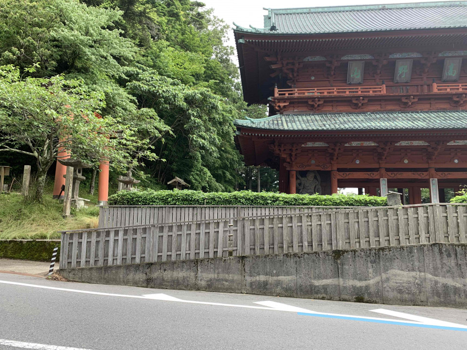 To reach the accessible restroom located at Dai-mon Gate, take the ramp up to the entrance of the gate. The grounds surrounding the Dai-mon Gate are covered with gravel, so one may need to exercise caution when using a wheelchair in this area.